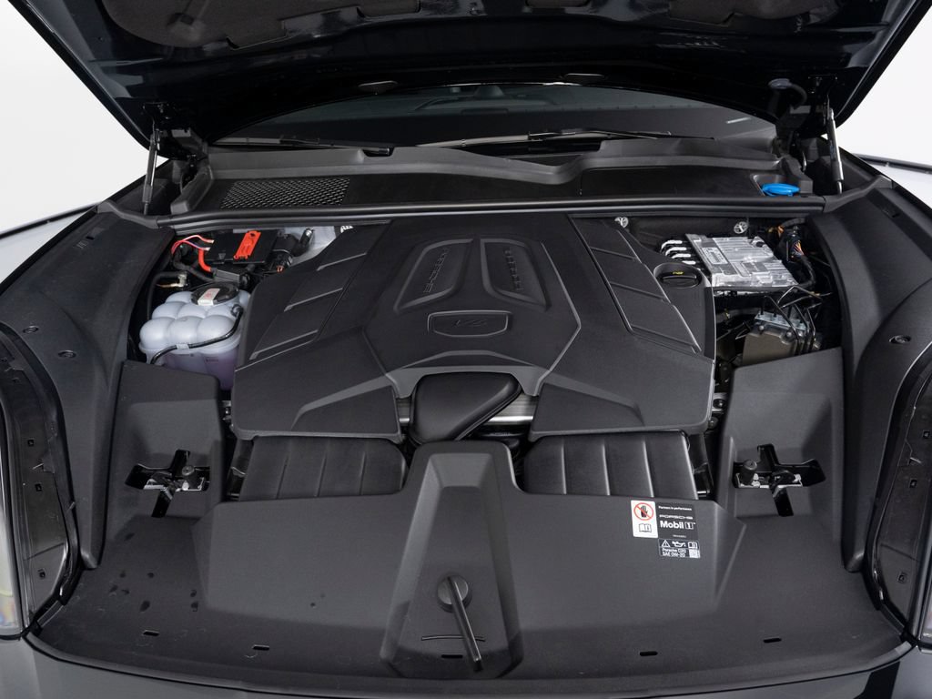 New 2026 Porsche Cayenne Coupe AWD/4WD image 46