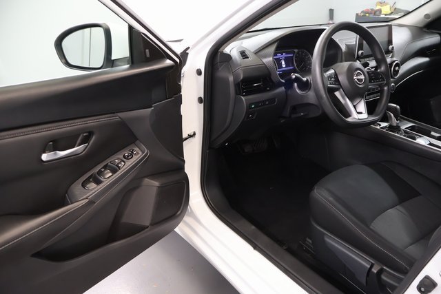 Used 2024 Nissan Sentra SV FWD image 8