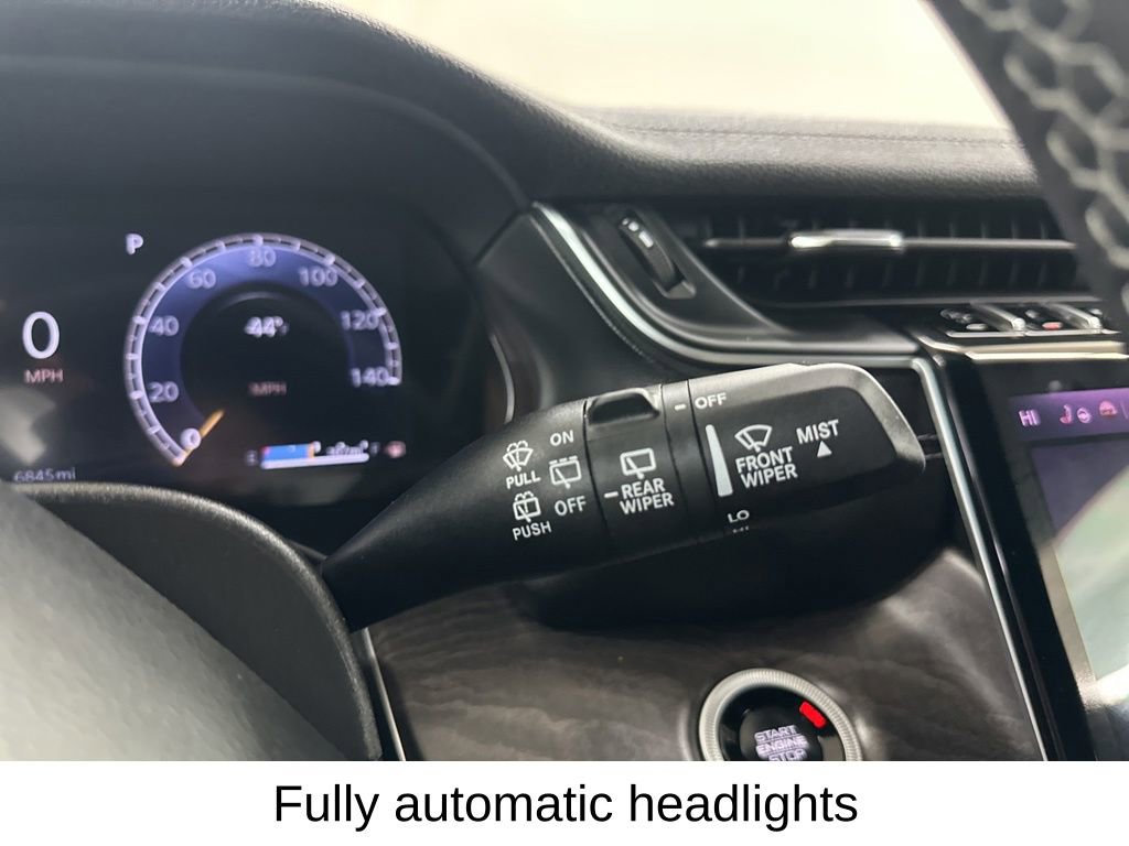 Used 2025 Jeep Grand Cherokee Limited image 38