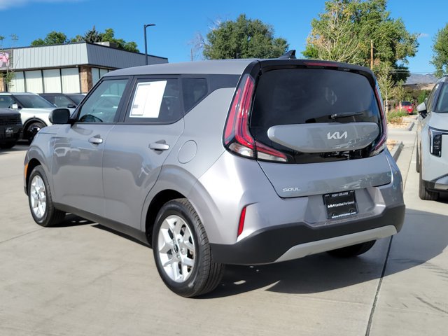 Certified 2025 Kia Soul LX w/ LX Technology Package FWD image 3