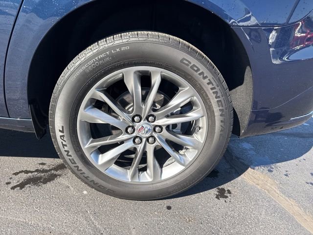 Used 2024 Buick Enclave Avenir w/ Avenir Technology Package image 28