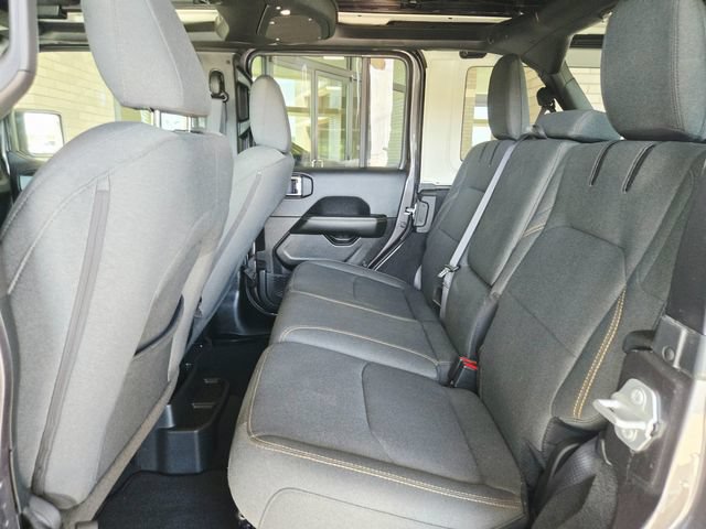 Used 2025 Jeep Wrangler Unlimited Sahara w/ Safety Group AWD/4WD image 21