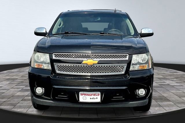 Used 2013 Chevrolet Suburban LT w/ Luxury Package image 2