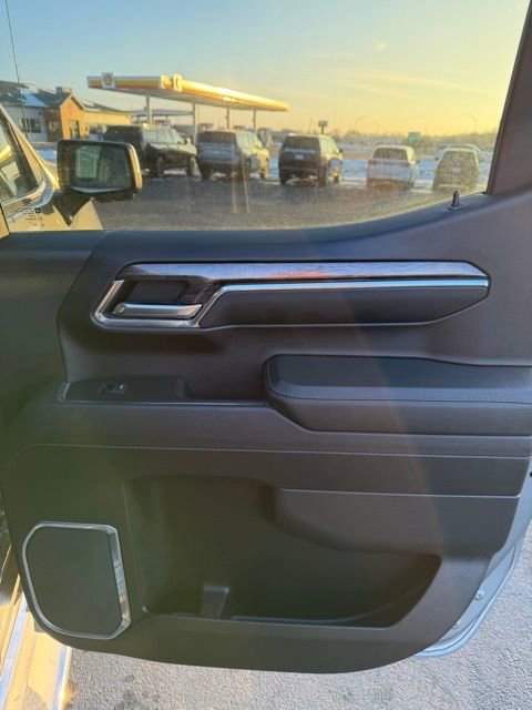 Used 2023 Chevrolet Silverado 1500 LTZ image 17