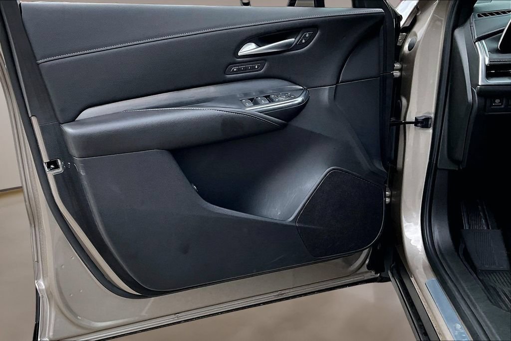 Used 2024 Cadillac XT4 Premium Luxury w/ Technology Package FWD image 18