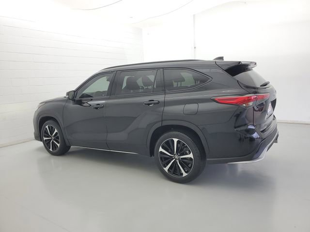 Used 2022 Toyota Highlander XSE AWD/4WD image 7