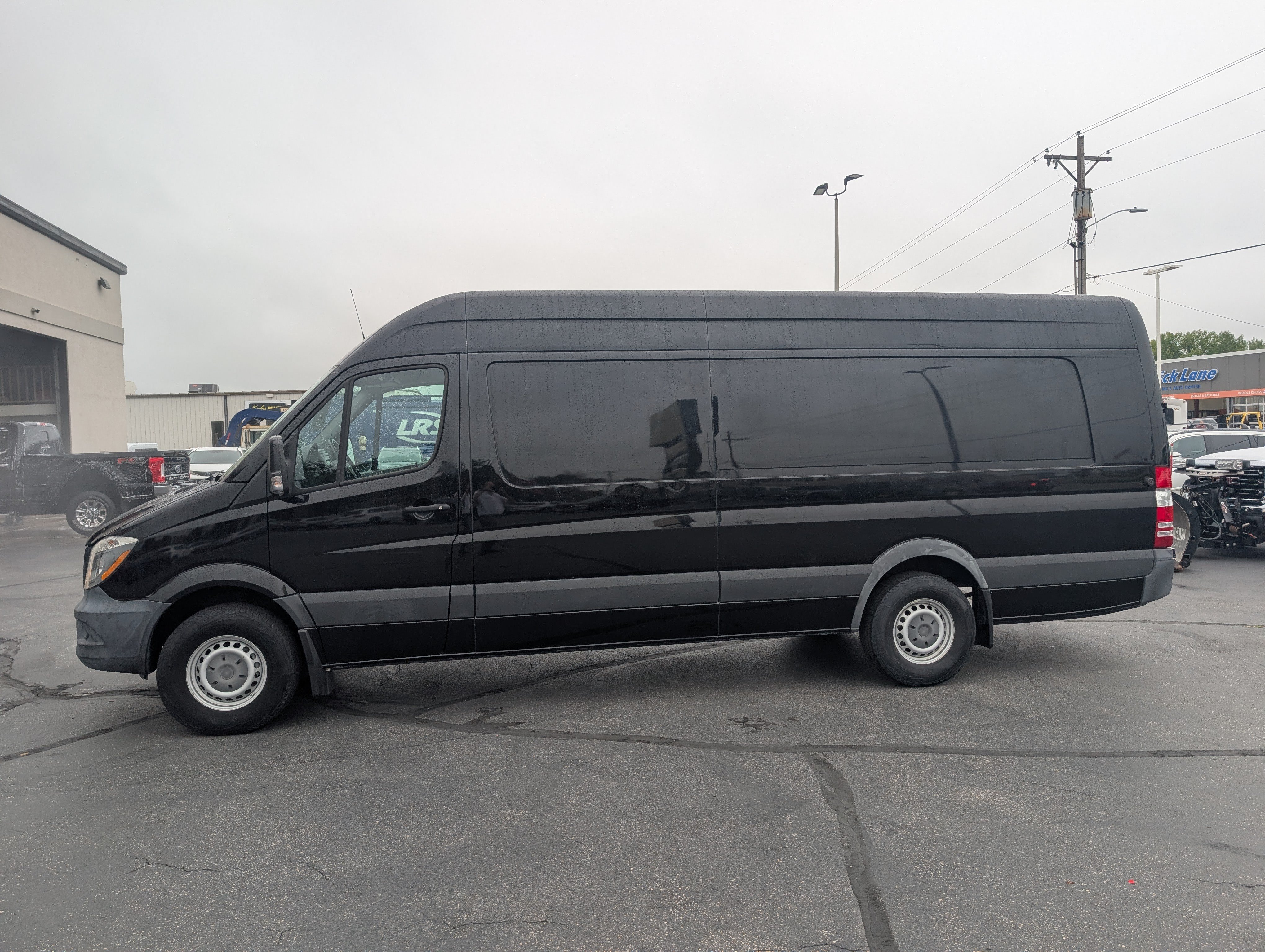Used 2015 Freightliner Sprinter 2500 RWD image 5
