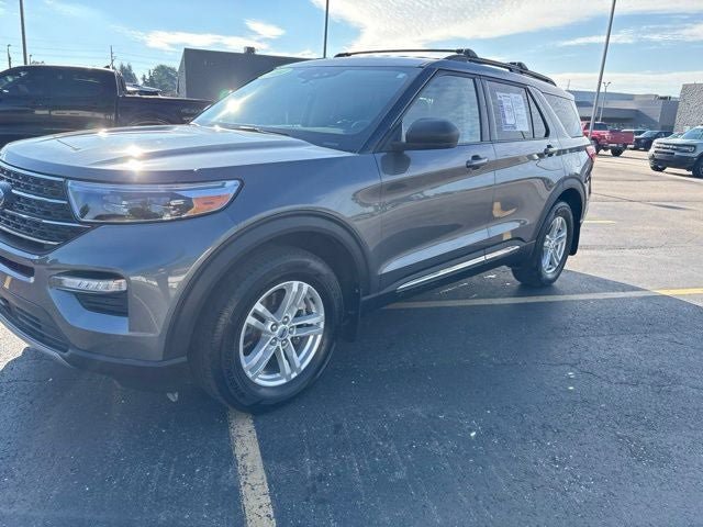 Used 2024 Ford Explorer XLT w/ Equipment Group 202A AWD/4WD image 17