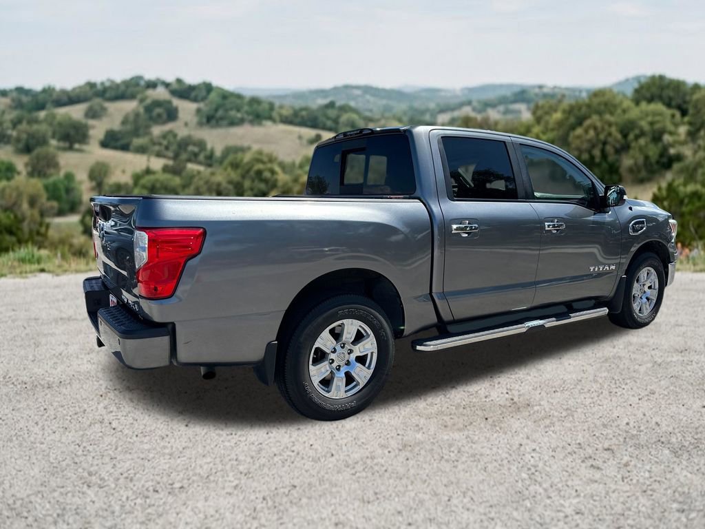 Used 2017 Nissan Titan SV AWD/4WD image 10
