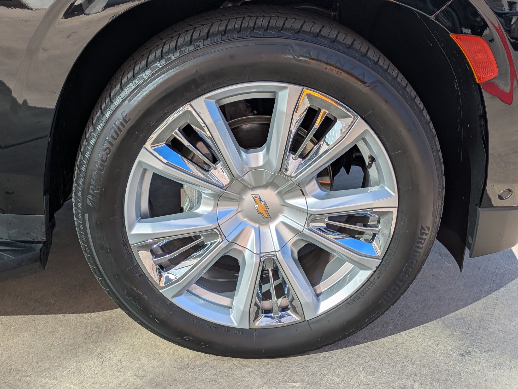 Used 2024 Chevrolet Tahoe High Country w/ Advanced Technology Package AWD/4WD image 12