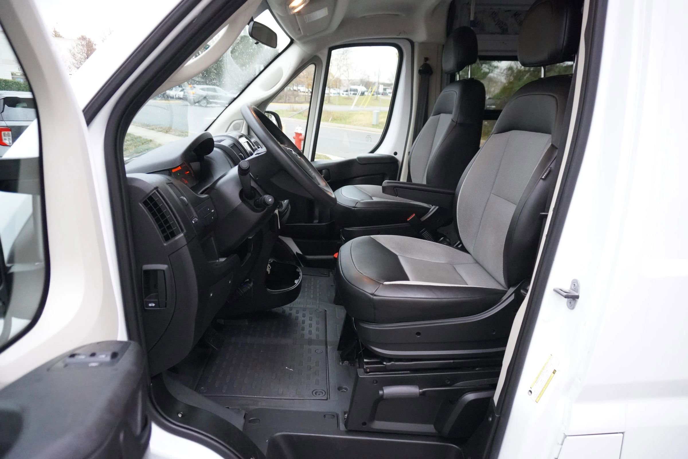 Used 2020 RAM ProMaster 1500 image 9