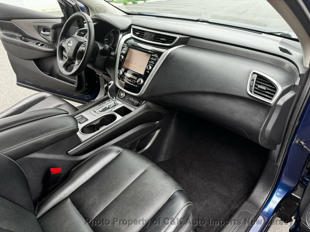 Used 2020 Nissan Murano SL w/ Moonroof Package AWD/4WD image 18