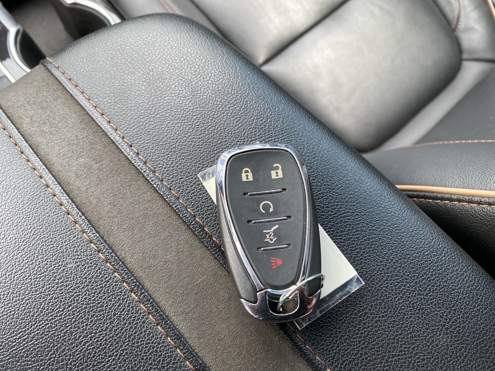 Used 2019 Chevrolet Blazer Premier w/ Sun and Wheels Package FWD image 9