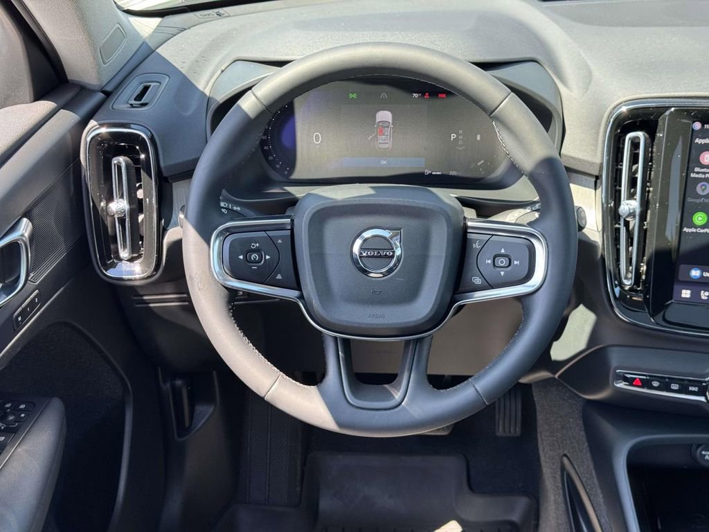 Used 2023 Volvo XC40 B5 Plus w/ Protection Package Premier AWD/4WD image 13