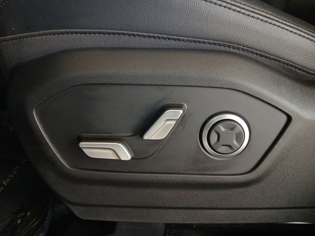 Used 2024 Hyundai Santa Fe Limited image 16