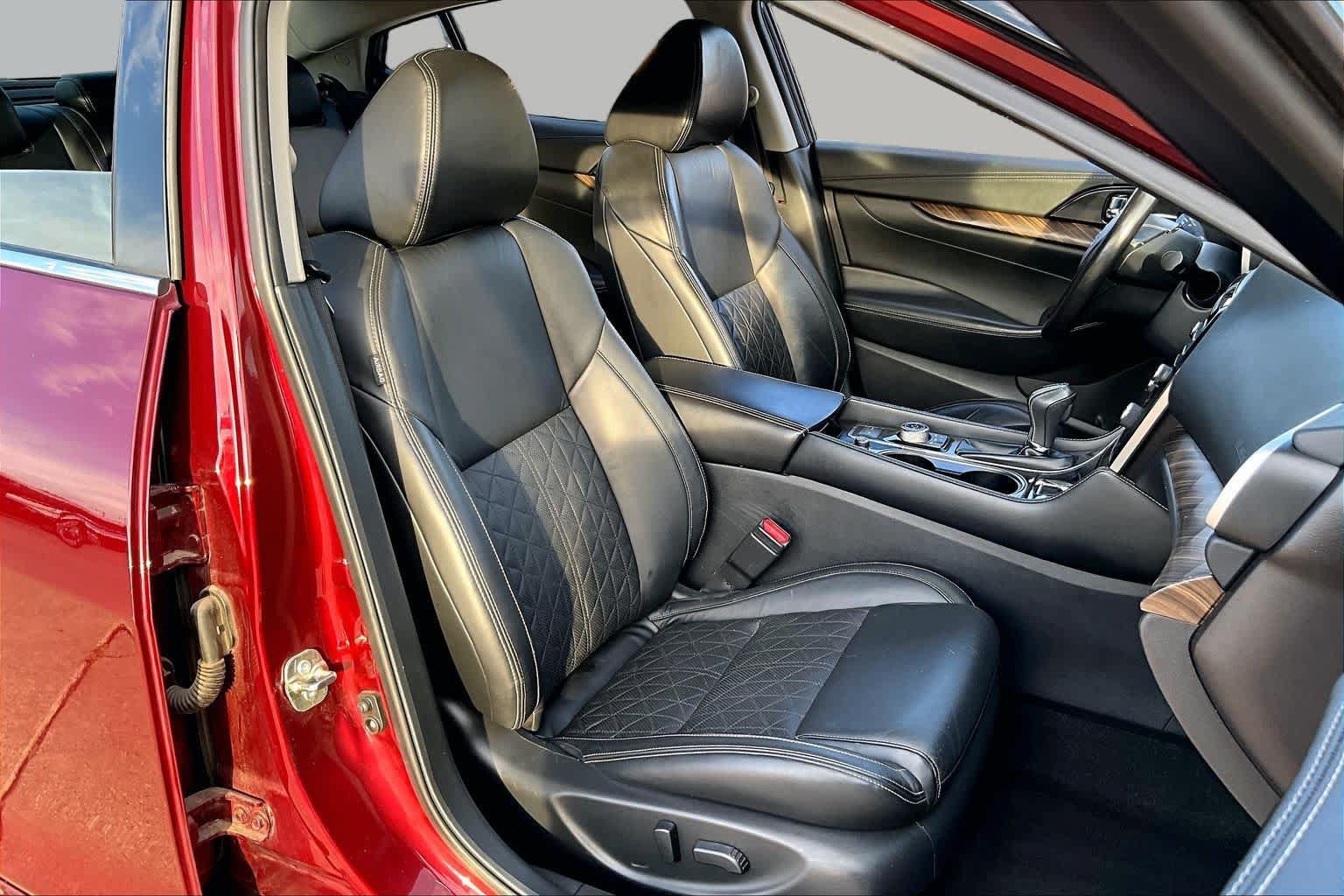Used 2017 Nissan Maxima Platinum FWD image 8