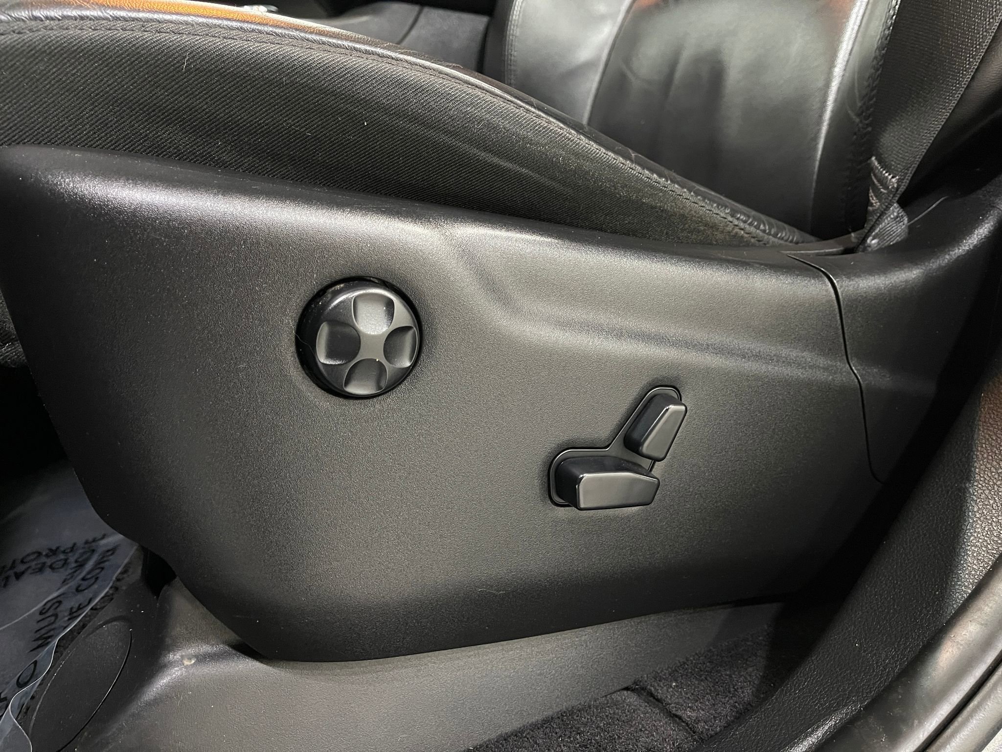 Used 2018 Jeep Grand Cherokee Limited image 17