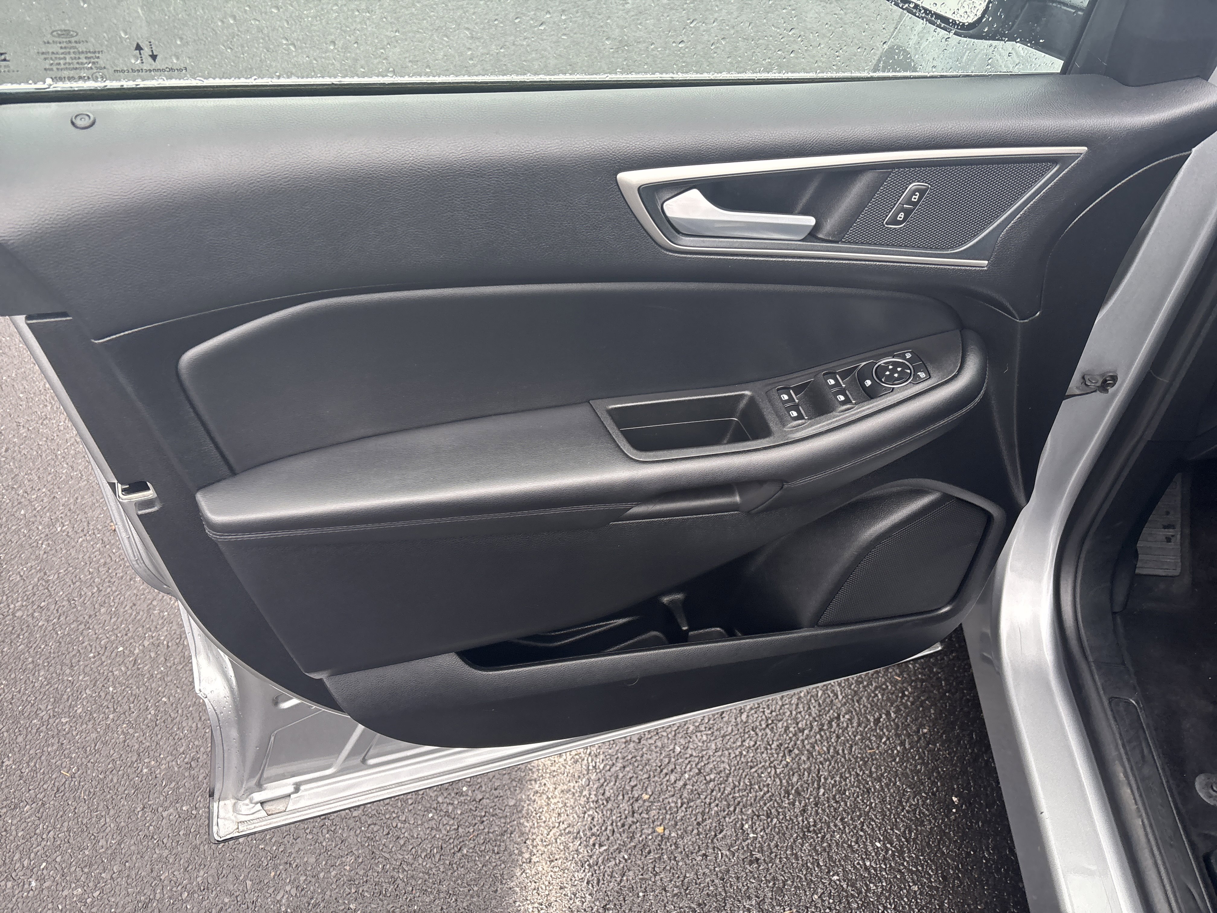 Used 2024 Ford Edge SEL image 16