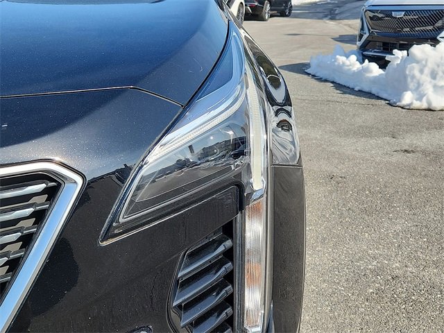 Used 2020 Cadillac XT4 Premium Luxury w/ Driver Awareness Package image 9
