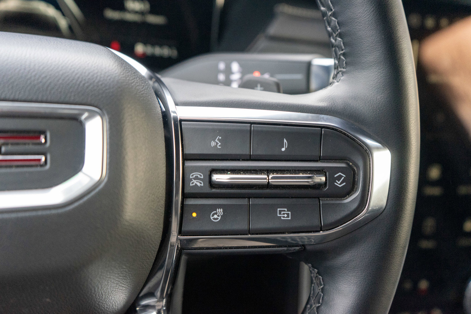 Used 2024 GMC Acadia Elevation image 22