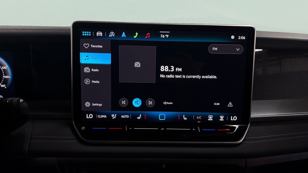 Certified 2025 Volkswagen Tiguan SE AWD/4WD image 24