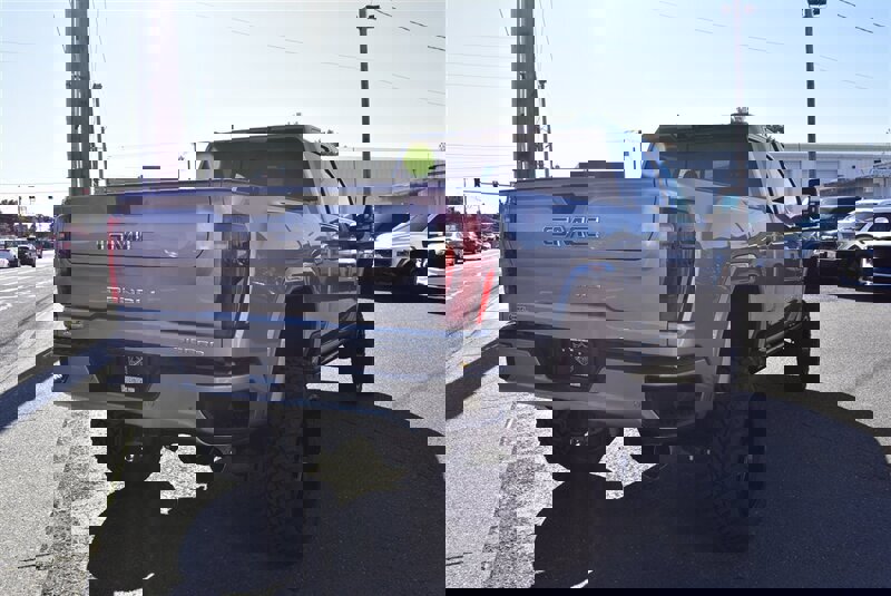 Used 2024 GMC Sierra 3500 Denali Ultimate image 31