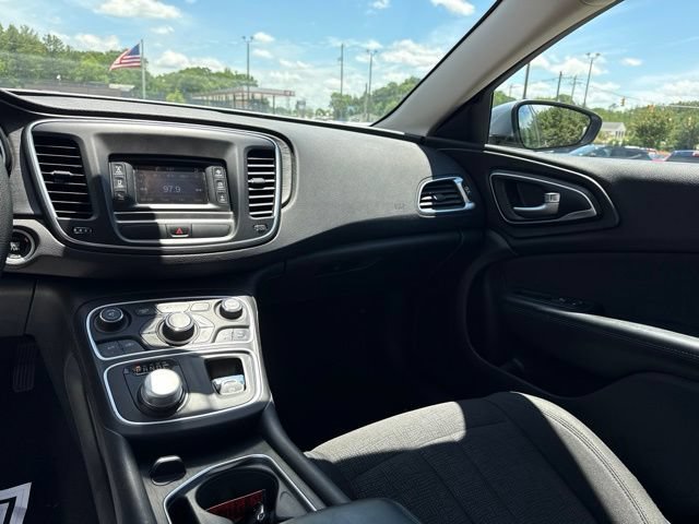 Used 2015 Chrysler 200 Limited FWD image 20