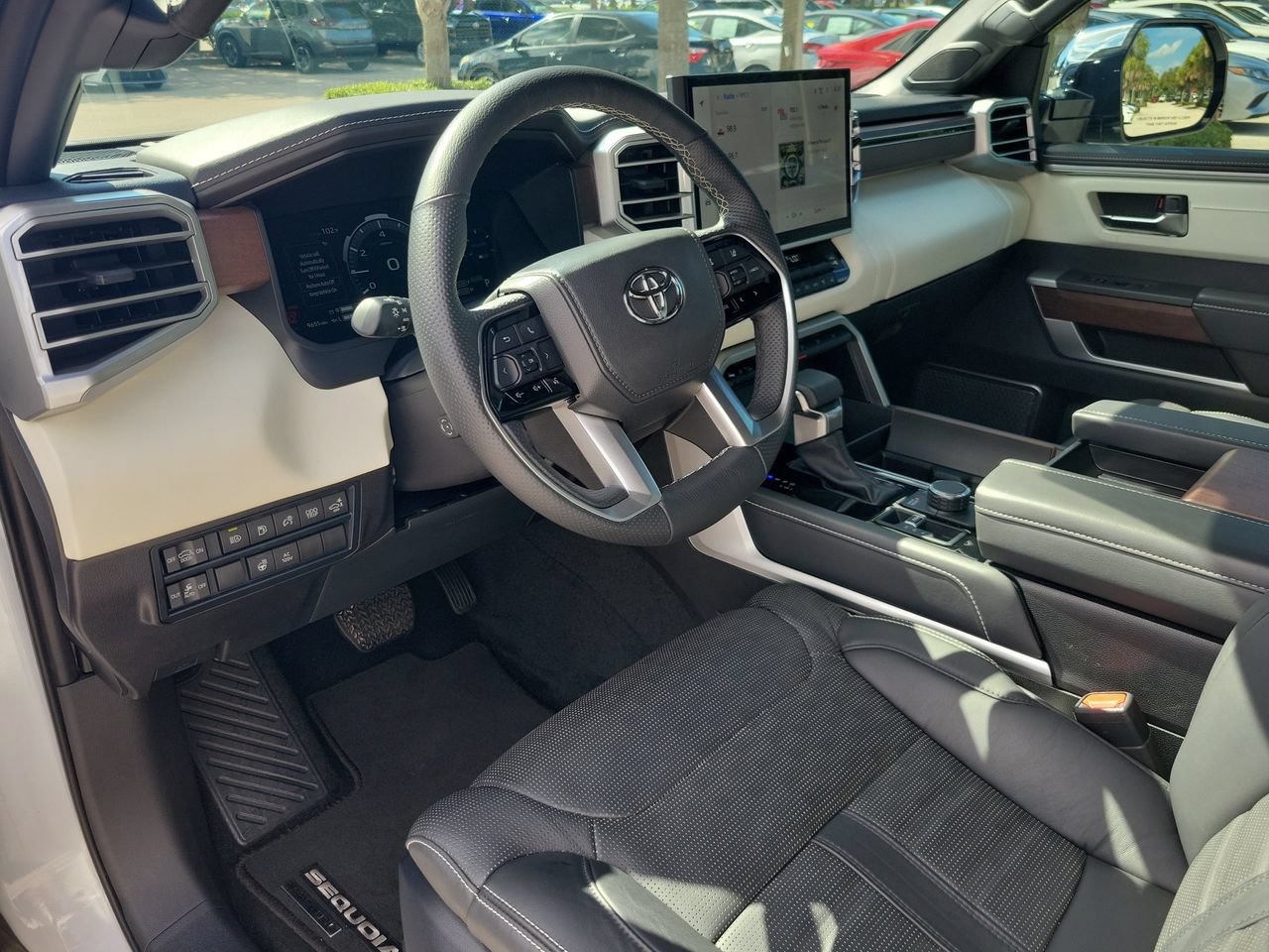 Used 2025 Toyota Sequoia Capstone AWD/4WD image 15