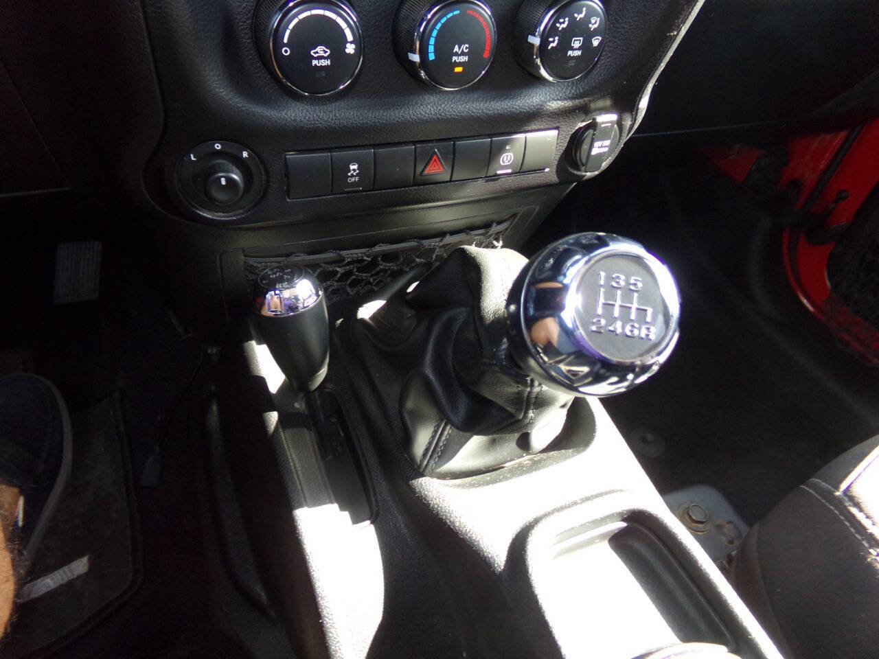 Used 2014 Jeep Wrangler Unlimited Sahara w/ Connectivity Group image 58