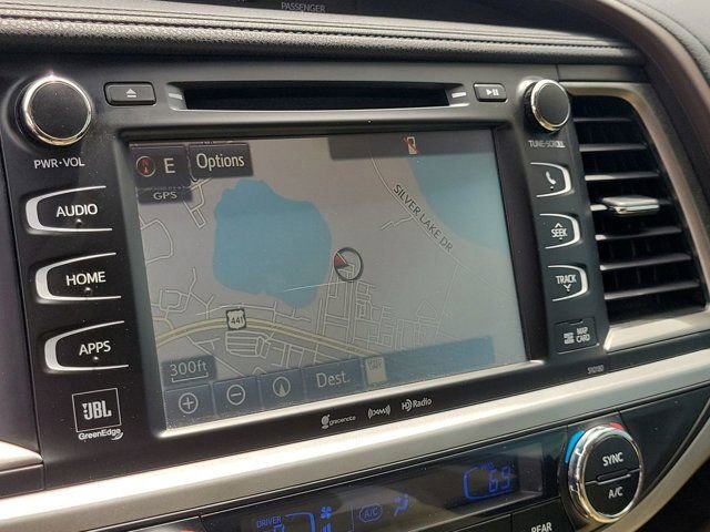 Used 2017 Toyota Highlander Limited Platinum image 28