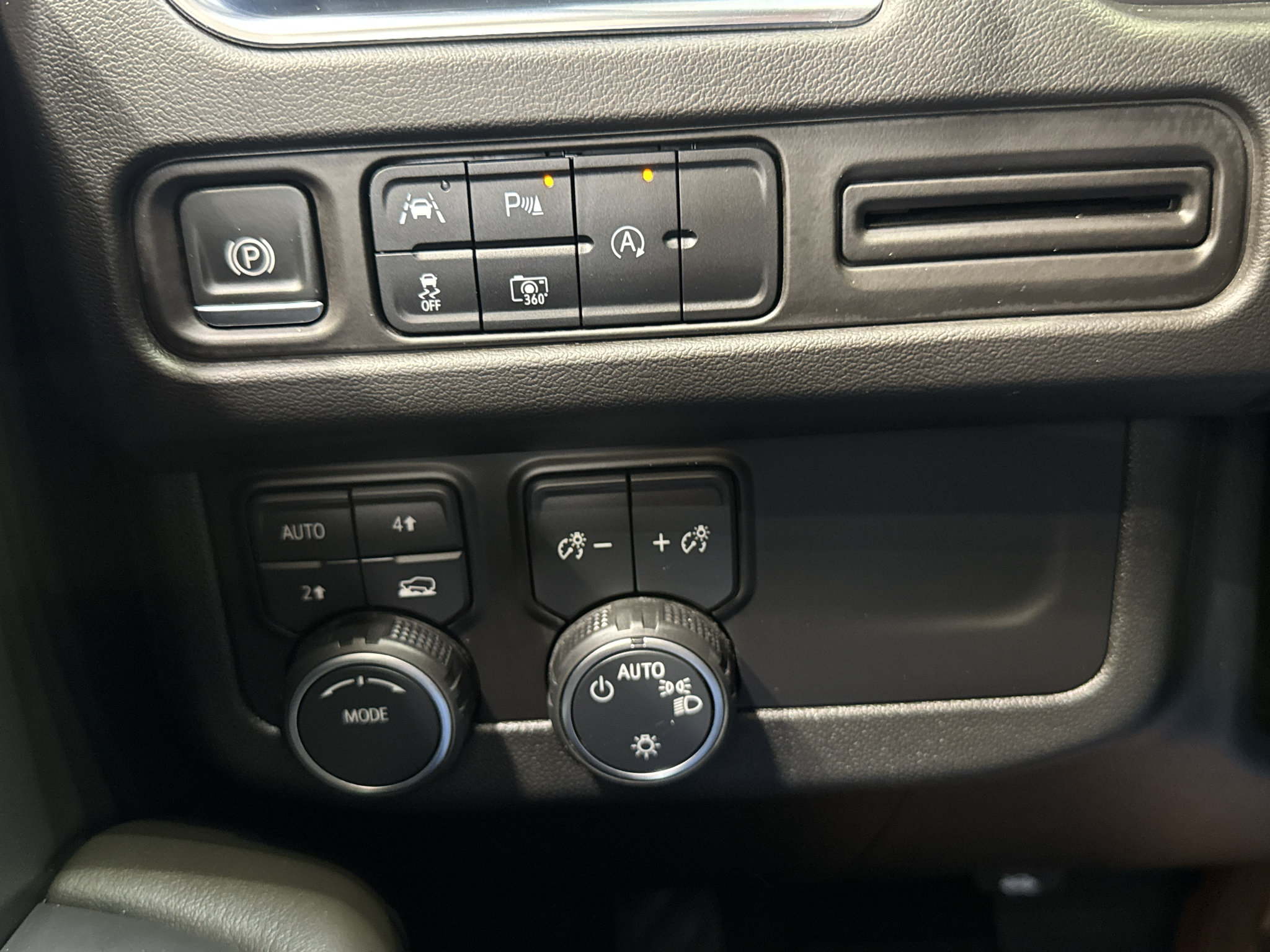 Used 2024 Chevrolet Tahoe LT w/ LT Signature Plus Package AWD/4WD image 33