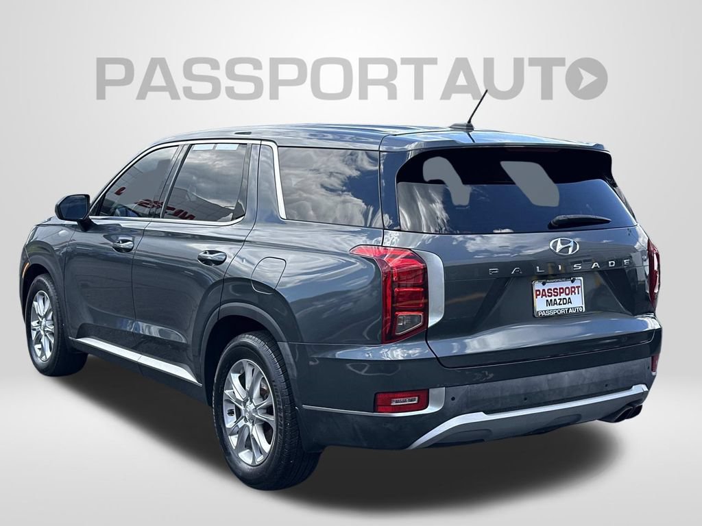 Used 2021 Hyundai Palisade SE FWD image 2