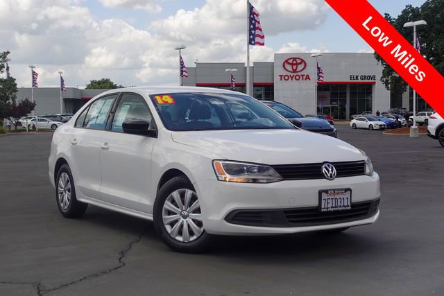 Used 2014 Volkswagen Jetta S FWD image 2