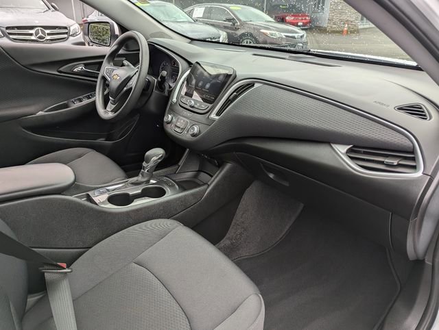 Used 2025 Chevrolet Malibu LS image 33