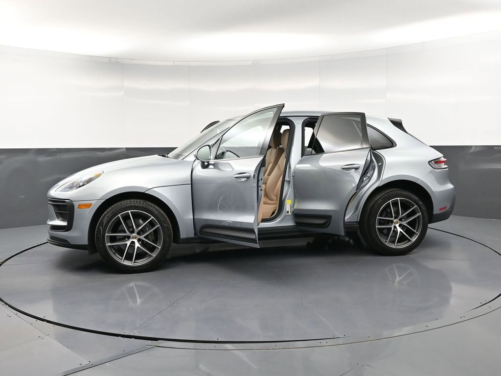 Certified 2023 Porsche Macan Turbo AWD/4WD image 35
