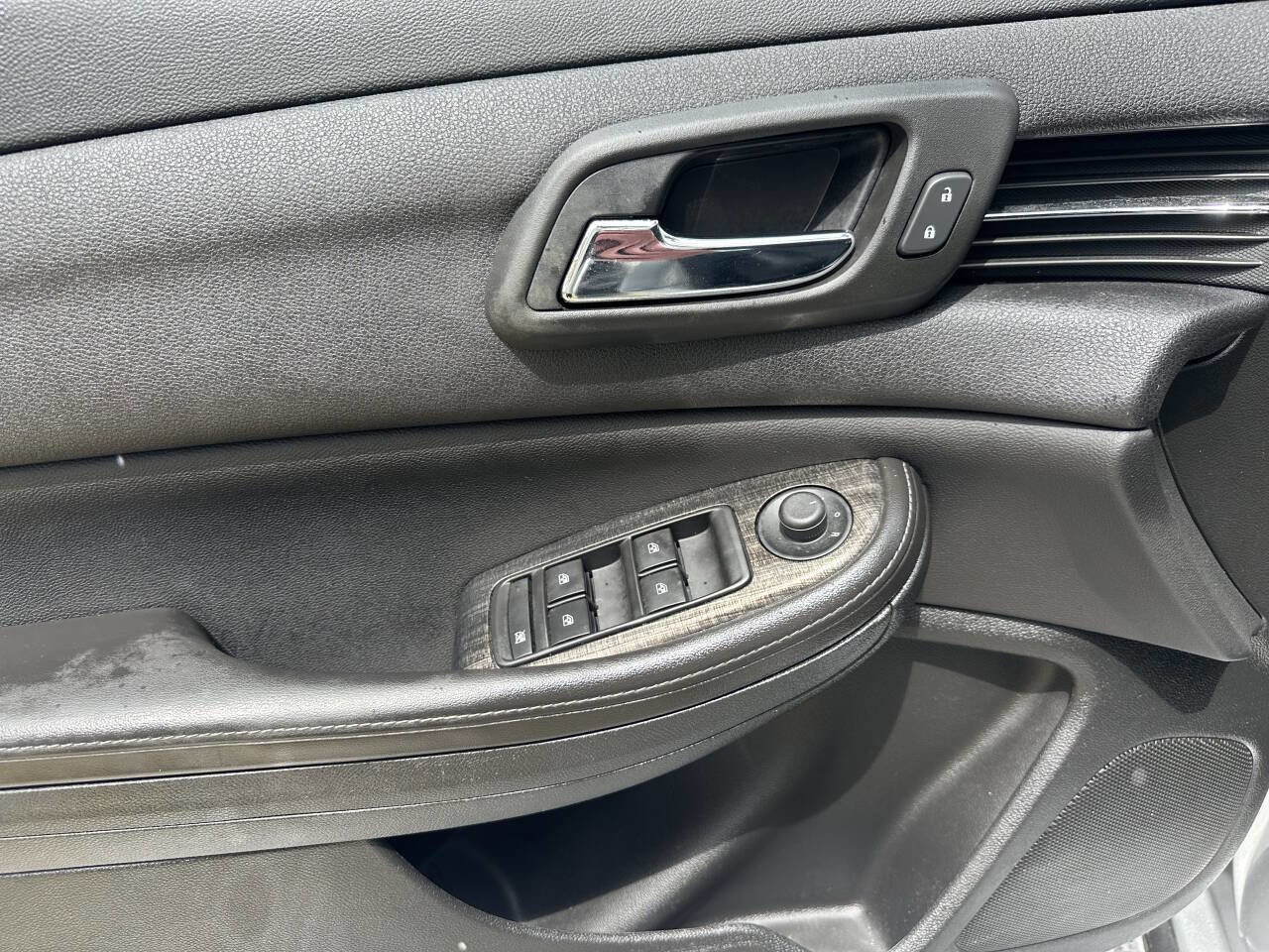 Used 2015 Chevrolet Malibu LT w/ Power Convenience Package image 21