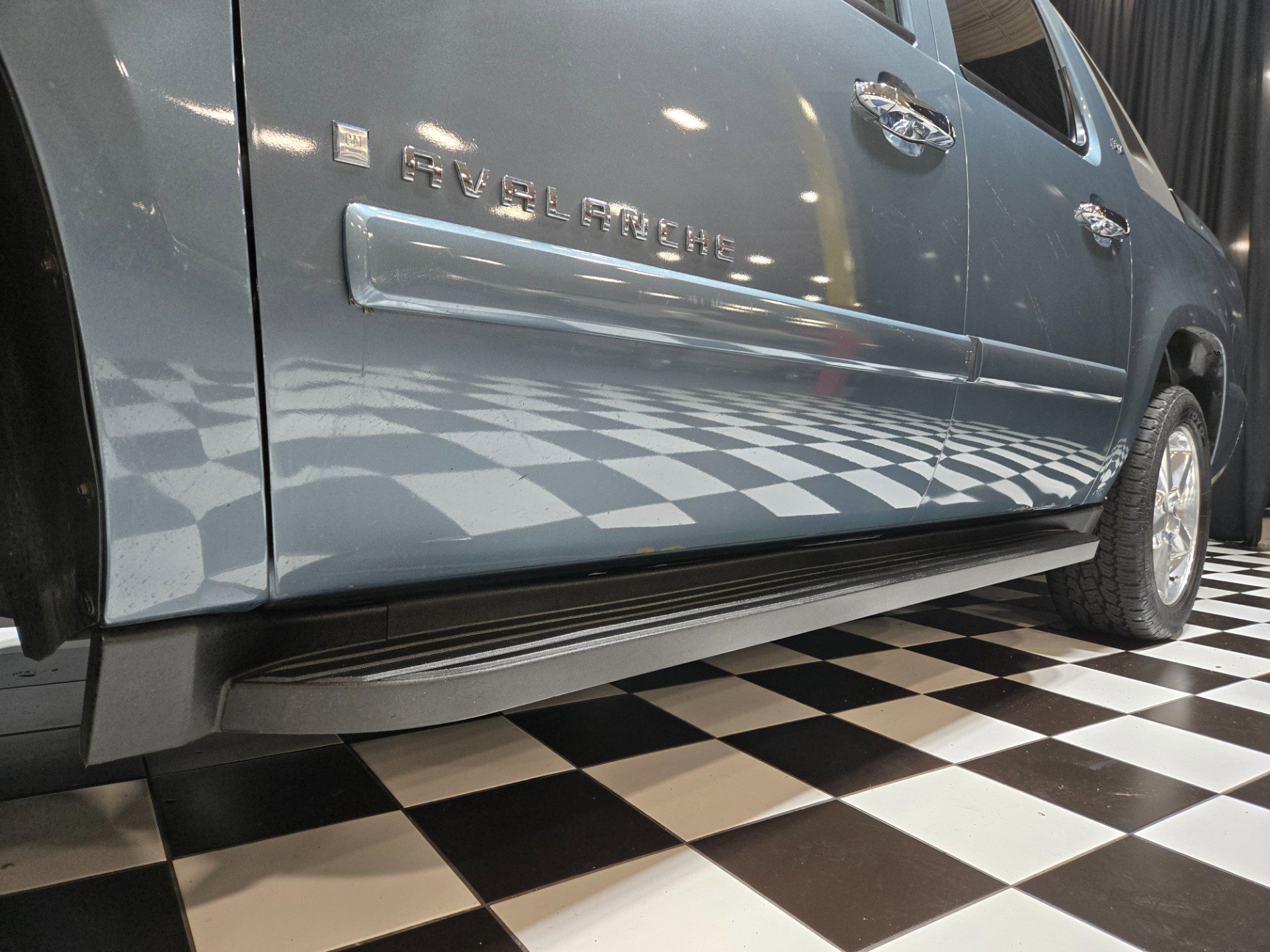 Used 2008 Chevrolet Avalanche LTZ w/ LTZ Preferred Equipment Group image 30