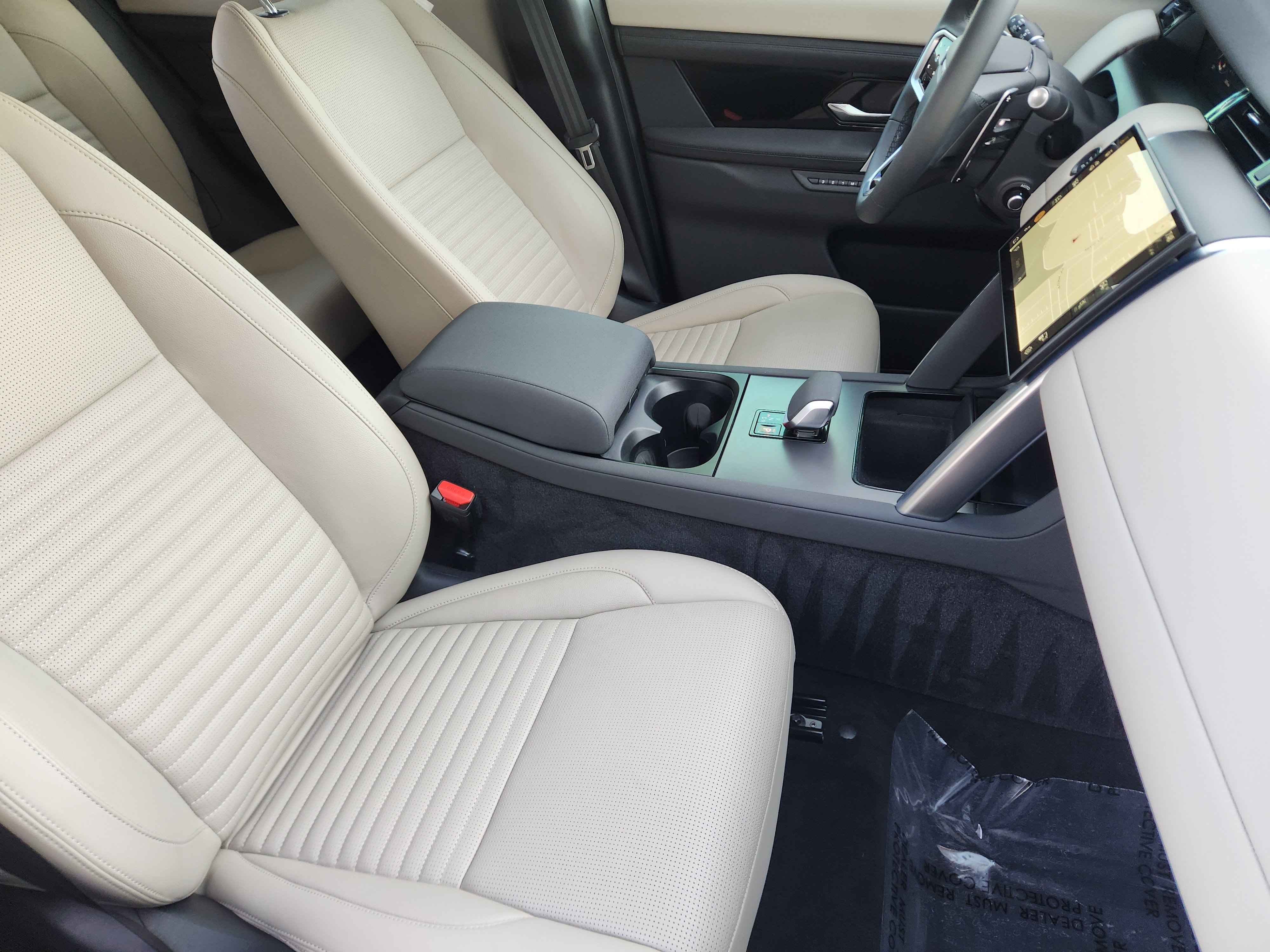 Certified 2024 Land Rover Discovery Sport S image 15