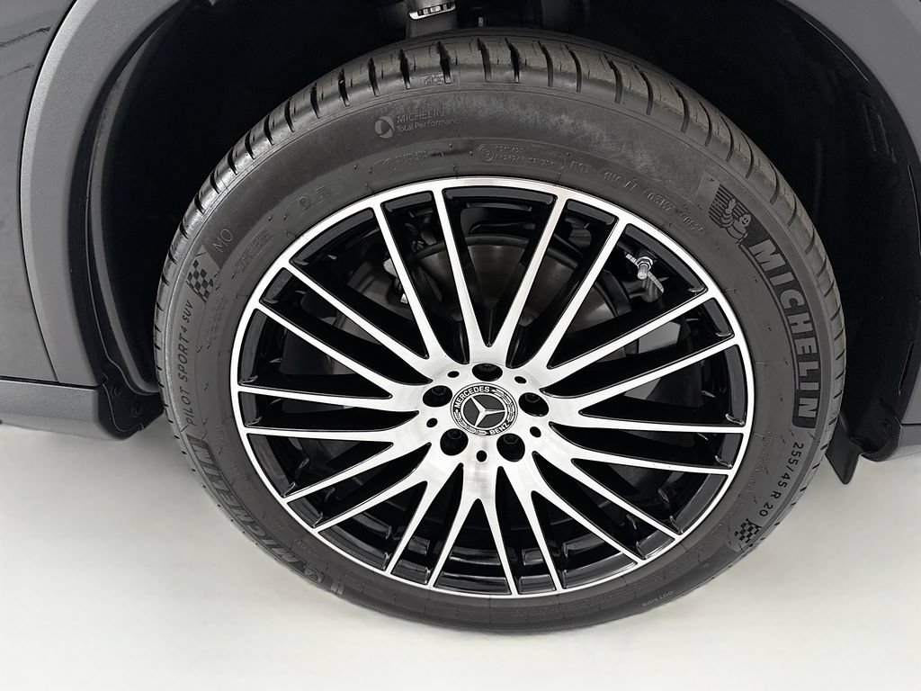 Certified 2025 Mercedes-Benz GLC 300 4MATIC image 31