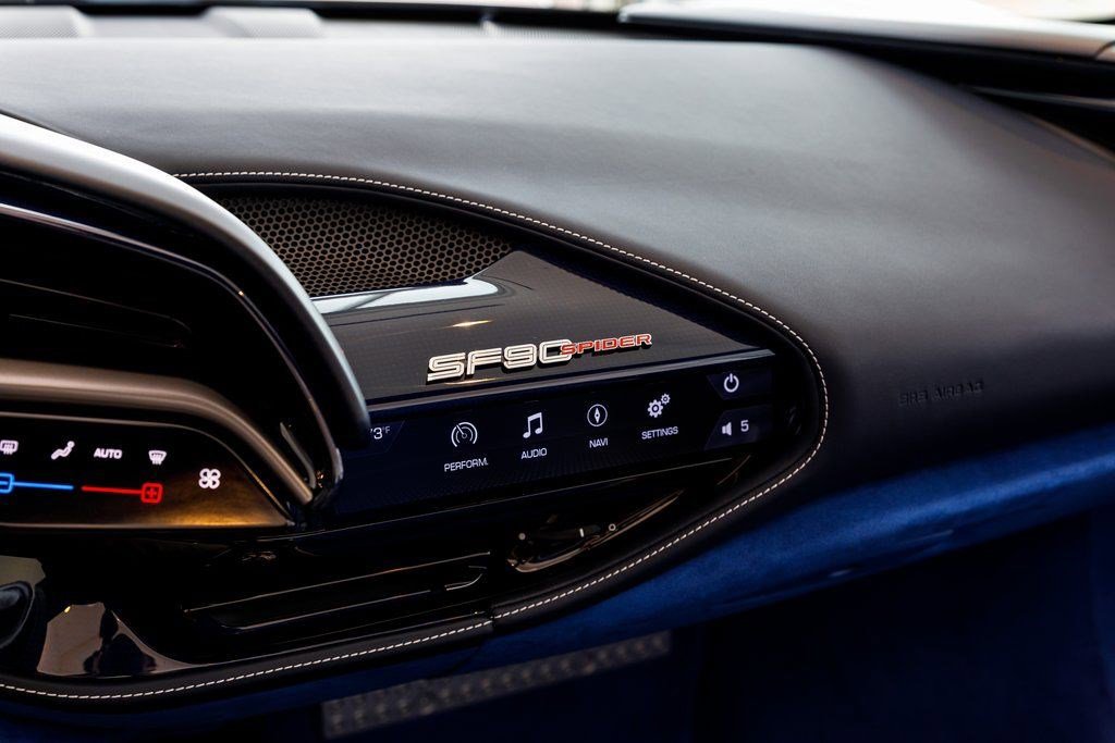 Used 2022 Ferrari SF90 Spider image 19