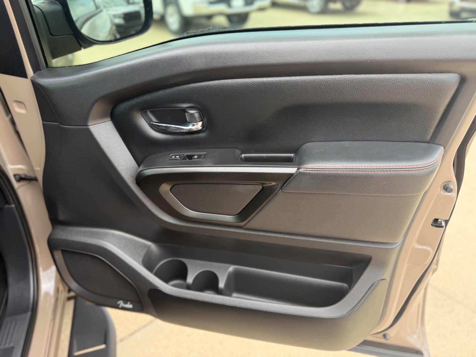 Used 2021 Nissan Titan PRO-4X w/ Pro-4x Utility Package image 18