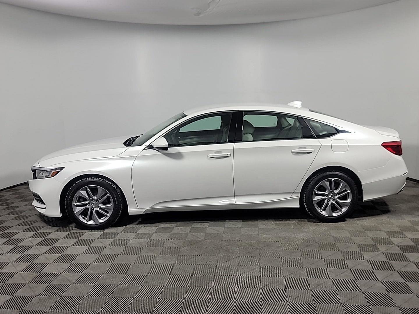 Certified 2018 Honda Accord LX image 11