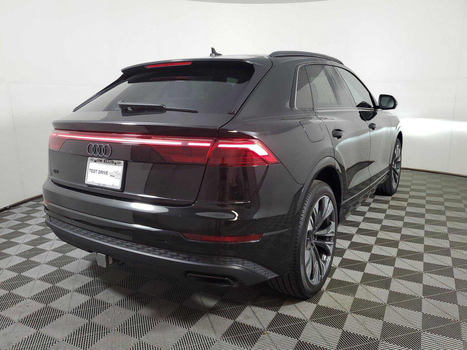 Used 2025 Audi Q8 Premium w/ Black Optic Package AWD/4WD image 6