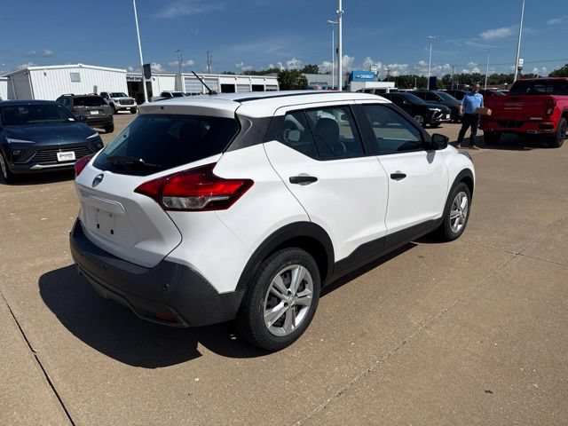 Used 2020 Nissan Kicks S FWD image 3