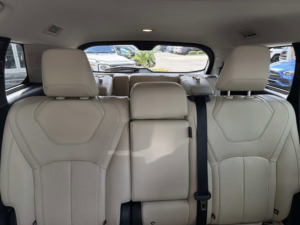 Used 2024 INFINITI QX60 Sensory w/ Vision Package AWD/4WD image 9