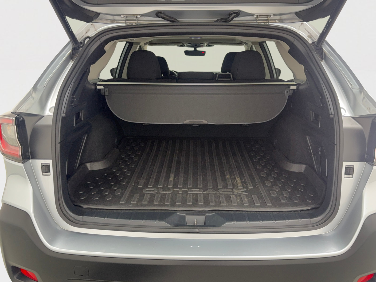 Used 2023 Subaru Outback Premium AWD/4WD image 47