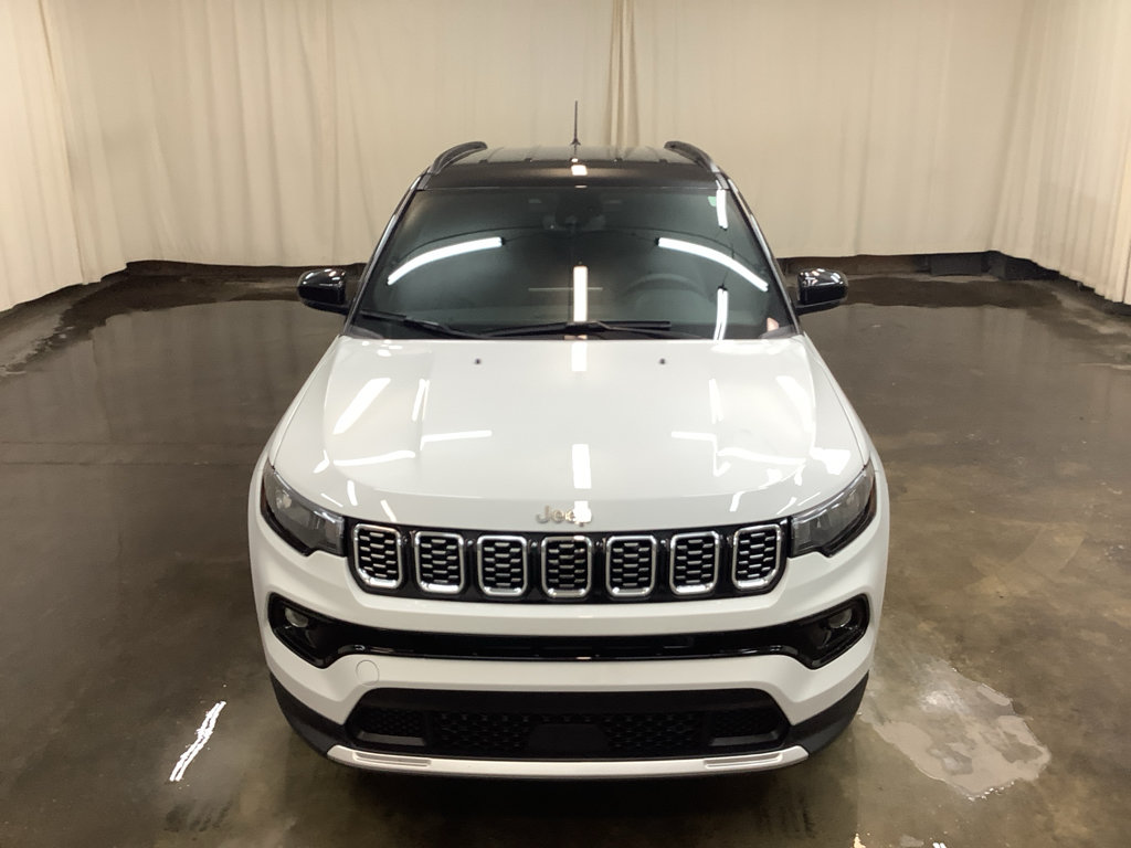 Used 2025 Jeep Compass Limited AWD/4WD image 3