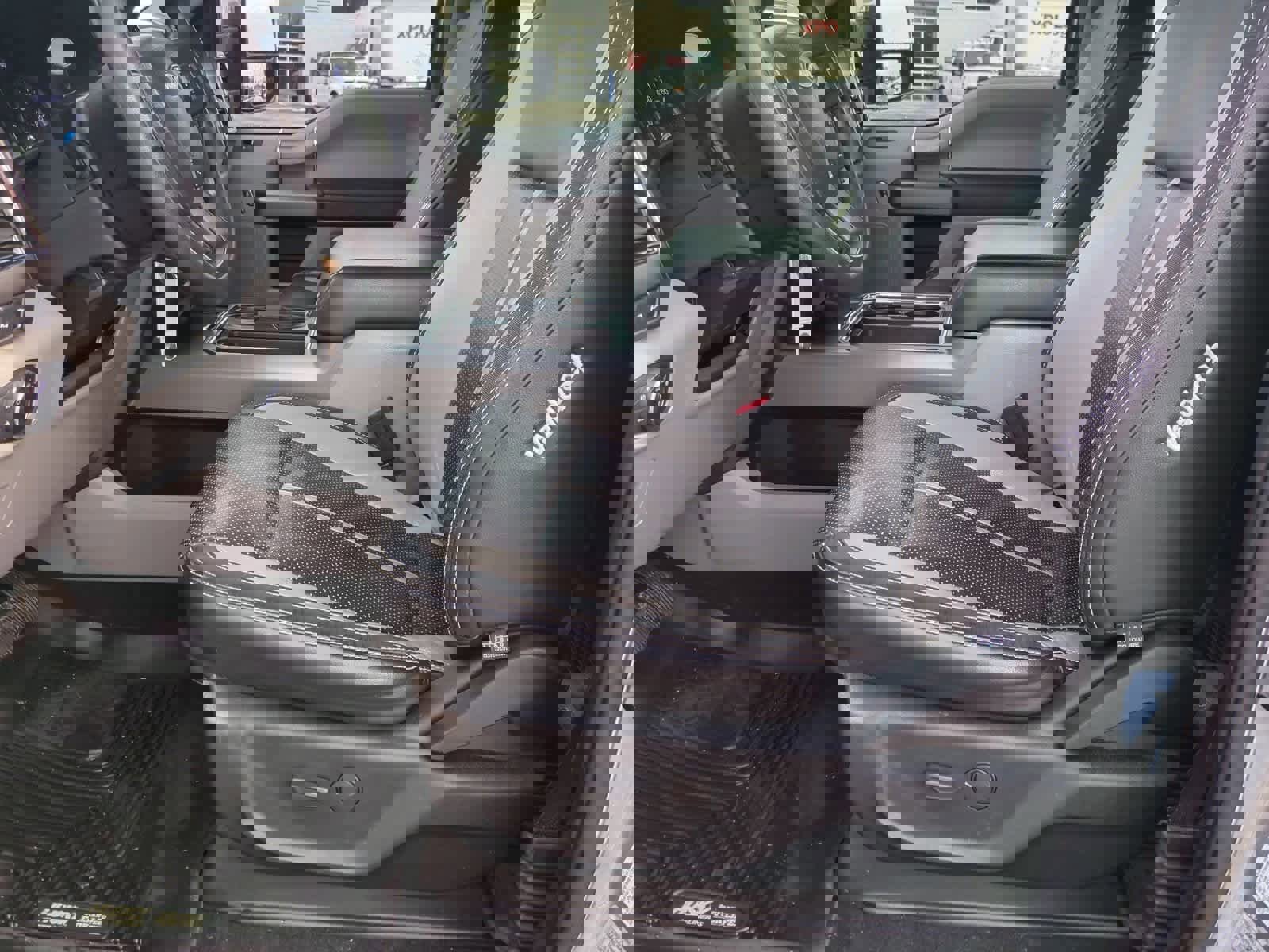 Used 2020 Ford F250 XLT w/ XLT Premium Package image 16