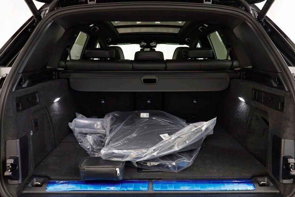 New 2026 BMW X5 xDrive50e w/ M Sport Package AWD/4WD image 18