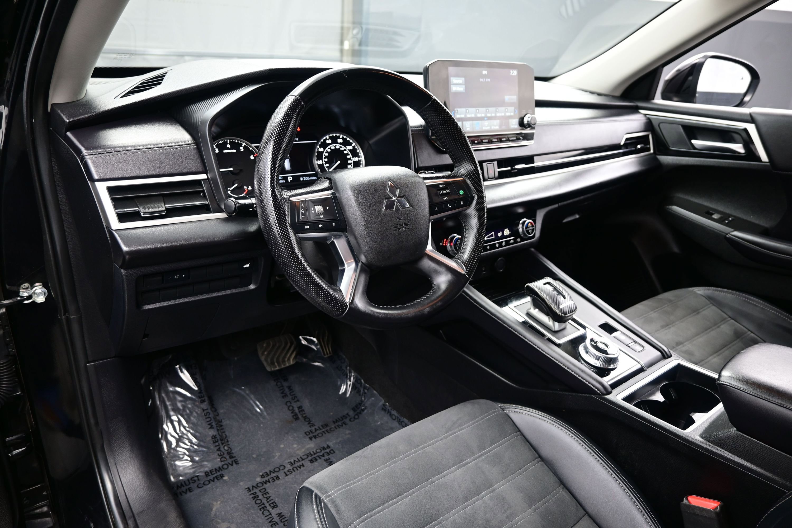Used 2024 Mitsubishi Outlander SE AWD/4WD image 13